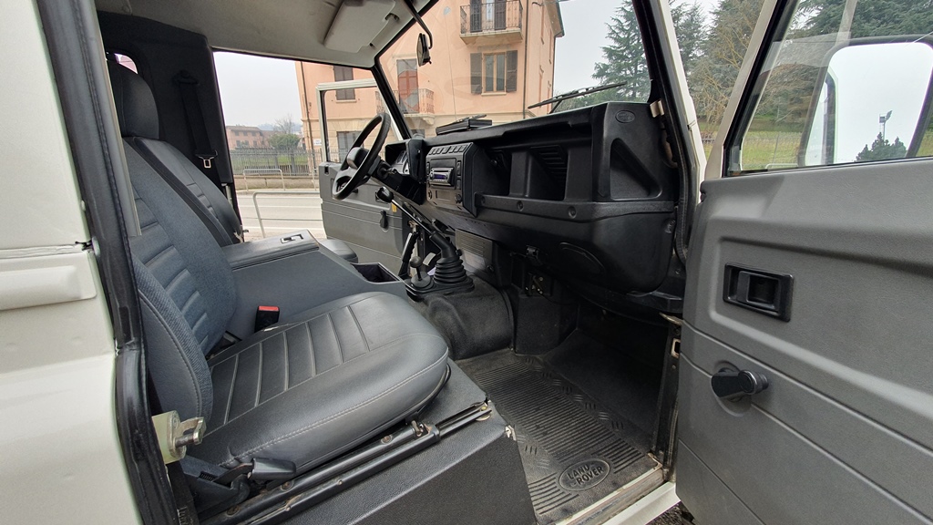 LAND ROVER DEFENDER 90 TD5 SW "E", foto 39