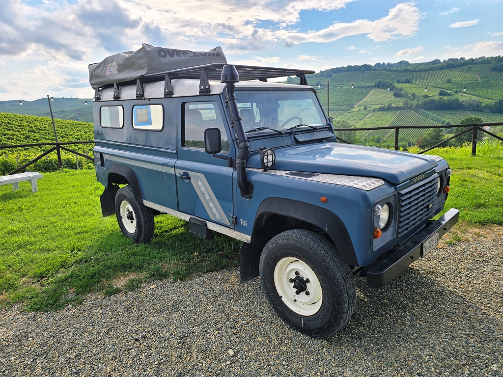LAND ROVER DEFENDER 110 TDI 300 HARD TOP CAMPERIZZATO, foto 2