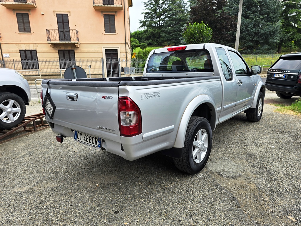 ISUZU D MAX 3.0 TDI SPACE CAB "LS", foto 12