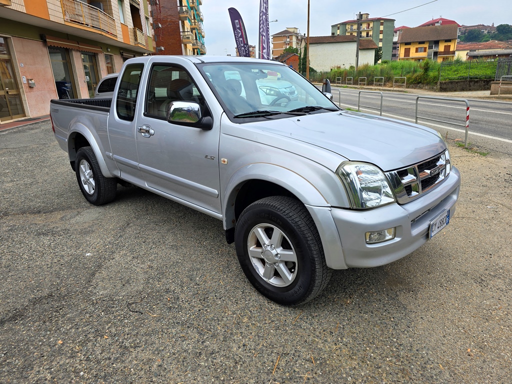 ISUZU D MAX 3.0 TDI SPACE CAB "LS", foto 18