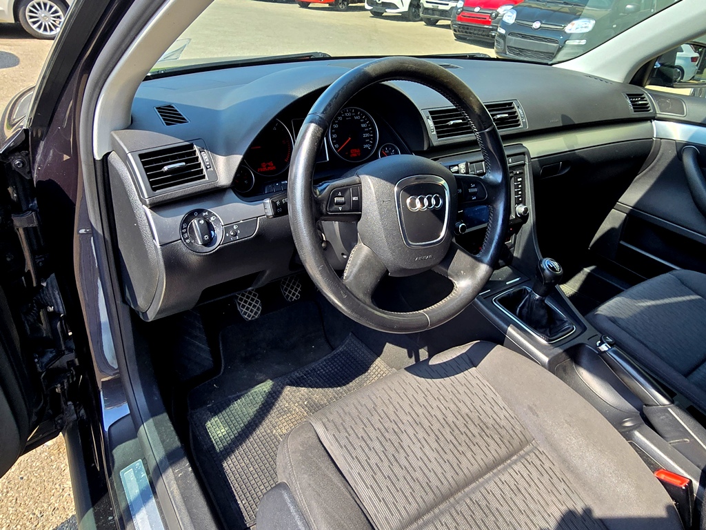 AUDI A4 AVANT 2.0 TDI 170CV, foto 23